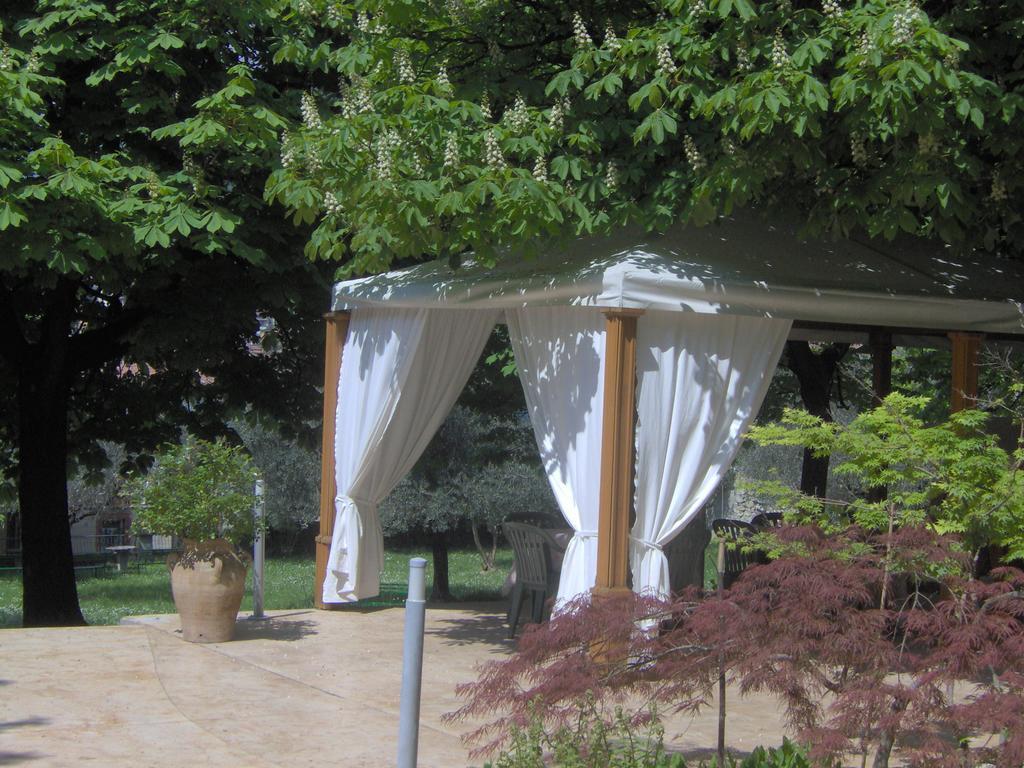 Albergo Ristorante Aquila Sulzano Bagian luar foto